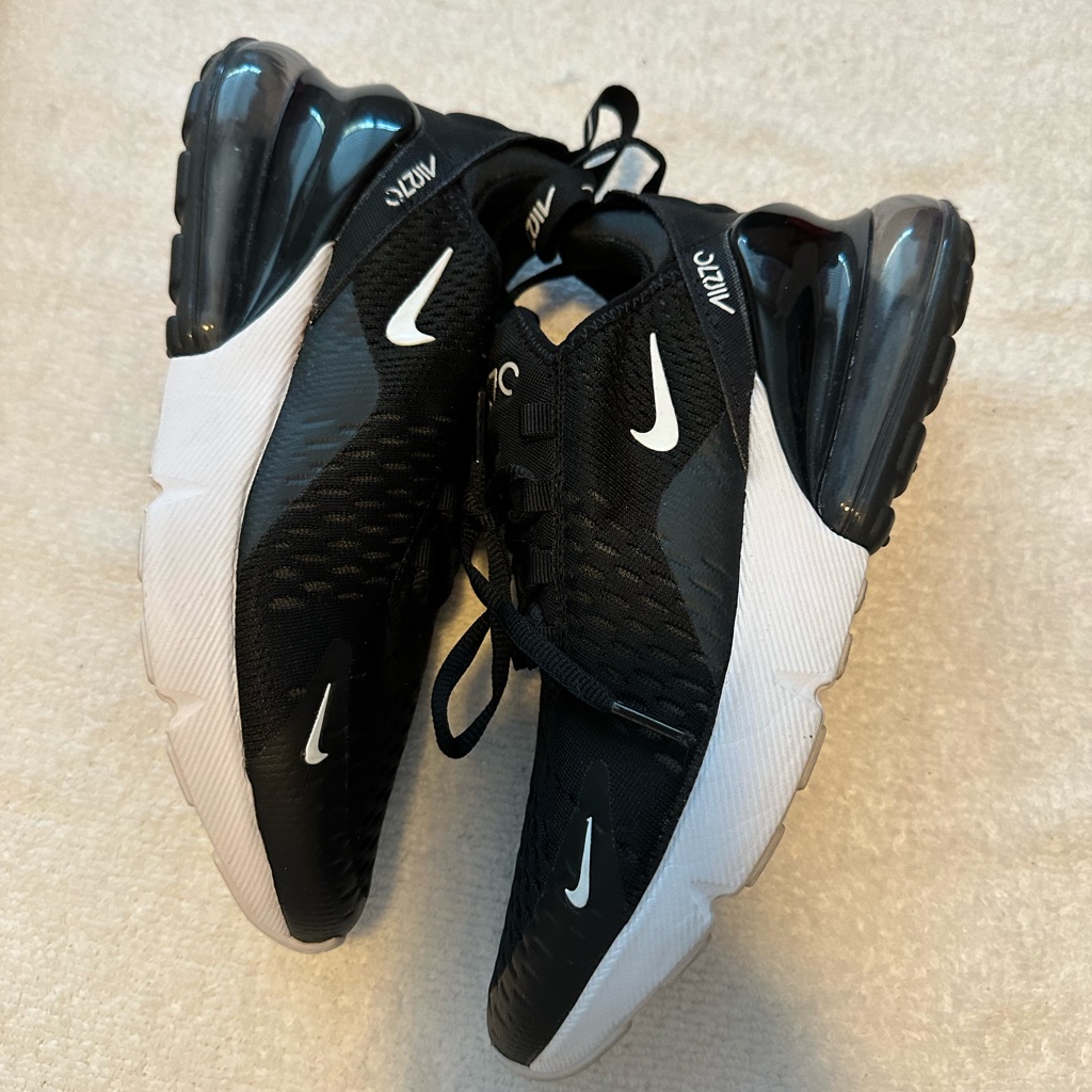 Nike 270